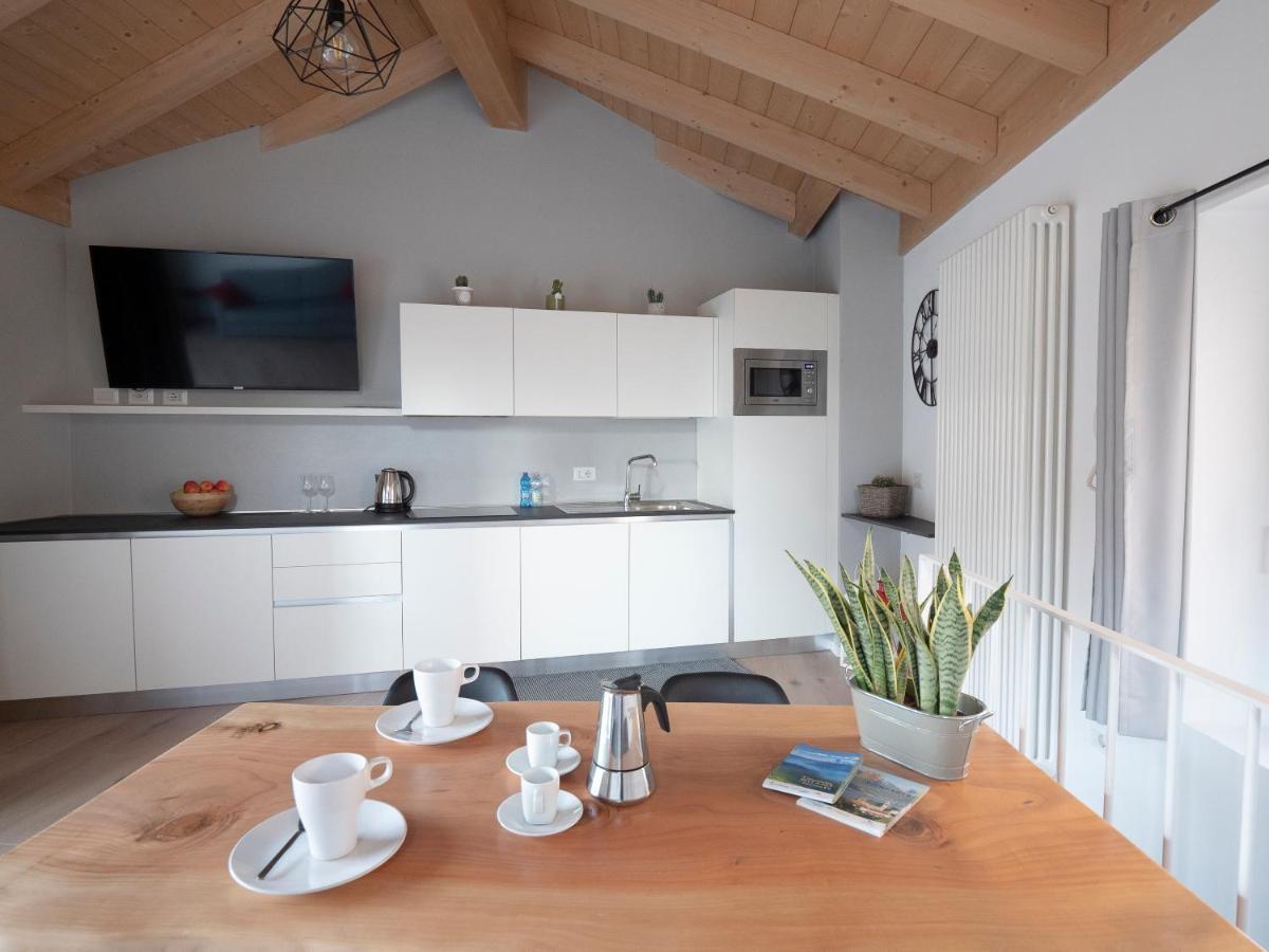 Bellano Holidays - Casa Artemio Екстер'єр фото